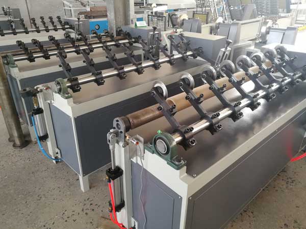 automatic-paper-tube-core-cutting-machine2