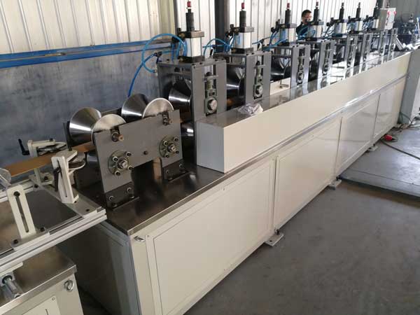 Packaging Industry: Paper Corner Board Machine